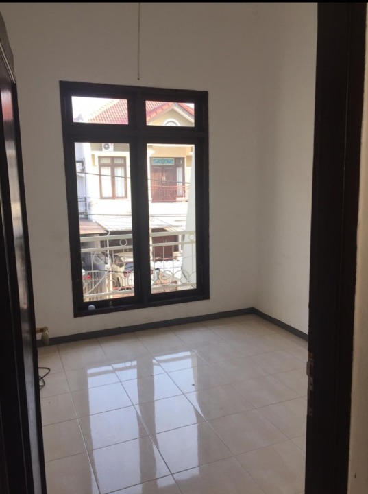 Rumah Sewaan Murah di Wiyung, Surabaya, 4 KT, Harga 45 Juta /tahun
