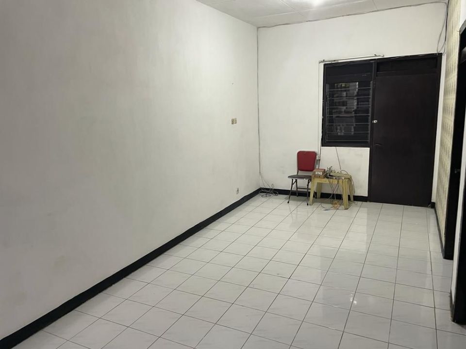 Dikontrakkan Rumah Murah di Kutisari, Surabaya, LT 153m²