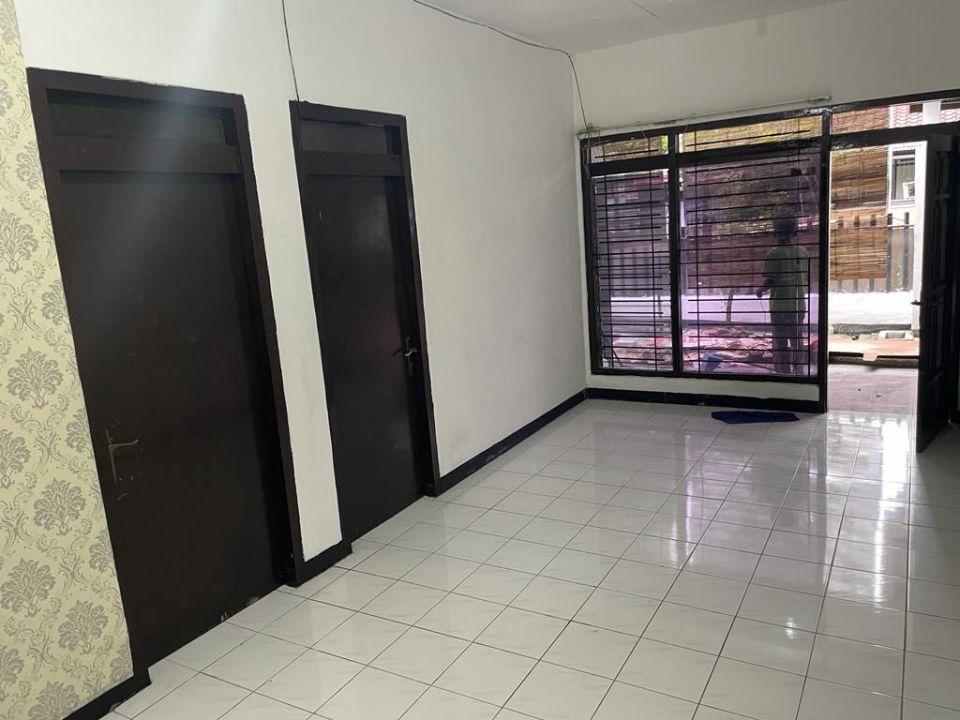 Dikontrakkan Rumah Murah di Kutisari, Surabaya, LT 153m²