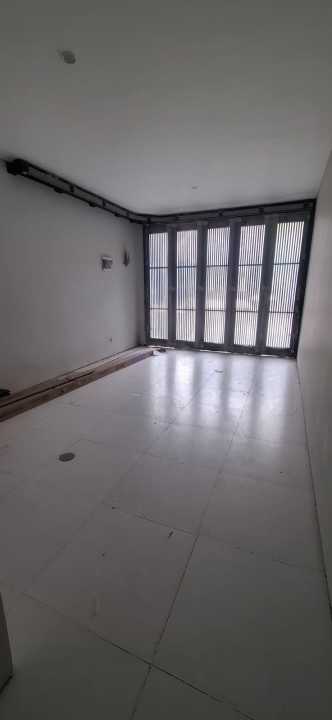 Disewakan Rumah Terjangkau di Citraland, Surabaya, LT 210m²