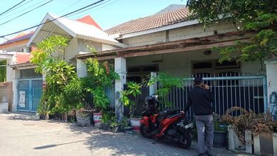 Dijual Rumah Strategis di Rungkut, Surabaya - LT 196m²
