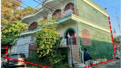 Kesempatan Rumah di Kebomas, Gresik, LB 300m², Harga 1,14 Miliar