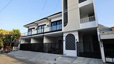 Properti Siap Huni di Kawasan Ketintang, Surabaya, LT 50m²
