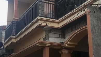 Rumah Dijual di Dukuh Pakis, Surabaya, LB 200m², Harga Kompetitif!