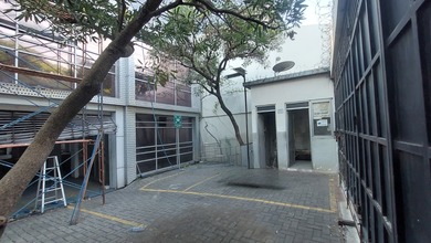 Dijual Gedung Kantor 4.5lantai Raya Kedung Cowek