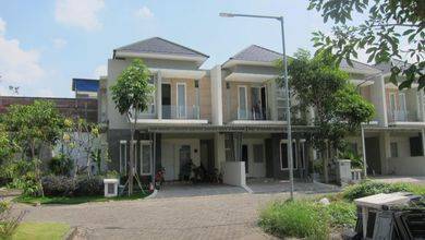 Jual Rumah Cantik LT 120 m2 di Gayungan, Surabaya
