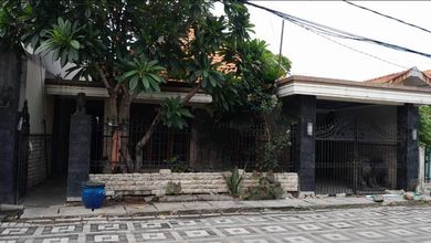 Rumah Dijual di Ngagel, Surabaya, LB 400m², Harga Kompetitif!
