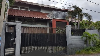 Rumah Area Luxury Wonocolo, Surabaya - Harga Terbaik 4,5 Miliar