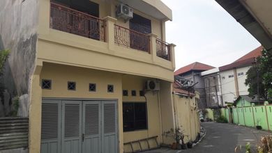 Rumah Dijual di Jambangan, Surabaya, LB 200m², Harga Terbaik!