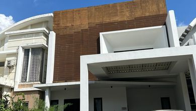 Hunian Mewah di Wiyung, Surabaya, 4 Kamar Tidur, LT 175m²