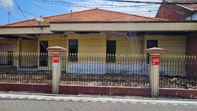 Jual Segera Rumah Elit di Sukomanunggal, Surabaya, Luas 390 m2