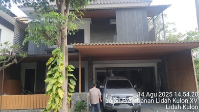 Dijual rumah Eksklusif di Wiyung, Surabaya - LT 240m²