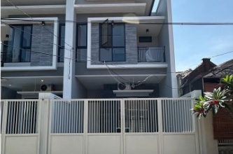 Rumah Dijual di Rungkut, Surabaya, LB 115m², Harga Kompetitif!