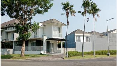 Rumah Mewah di Kawasan Wiyung, Surabaya, LB 125m², Harga 2,6 Miliar