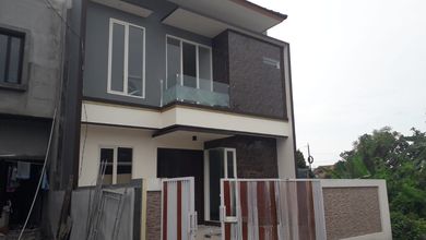 Rumah Siap Pakai di Area Rungkut, Surabaya, LT 120m²