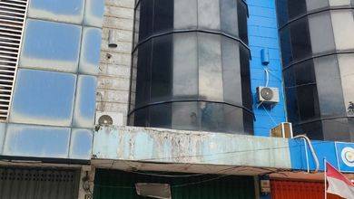 Jual Ruko Besar  Siap Dipakai Hadap Jalan Besar