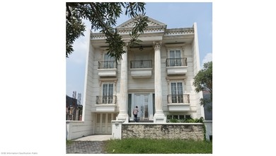 Rumah Elegan di Citraland, Surabaya, 4 KT, LT 312m²
