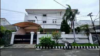 Hunian Mewah di Kawasan Surabaya Kota, Surabaya, LB 880m², Harga 11,5 Miliar