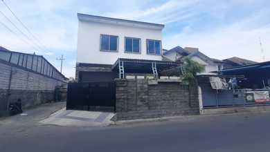 Dijual Rumah Nyaman di Manukan, Surabaya - LT 190m²