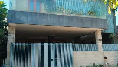 Hunian Favorit di Gayungan, Surabaya, 4 KT, Harga 1,2 Miliar