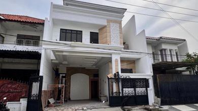 Penawaran Eksklusif, rumah Mewah di Babatan, Surabaya, LB 230m²