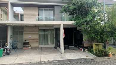 For Sale rumah Mewah di Wiyung, Surabaya - LT 240m²