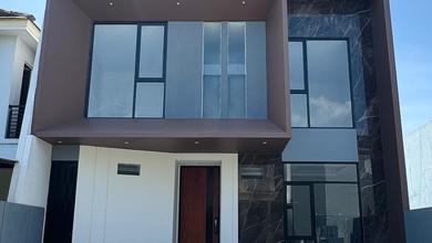 Rumah Prestisius di Kawasan Sambikerep, Surabaya, LB 213m², Harga 3,8 Miliar