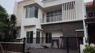 Rumah Elegan di Sukolilo, Surabaya, 5 KT, LT 212m²