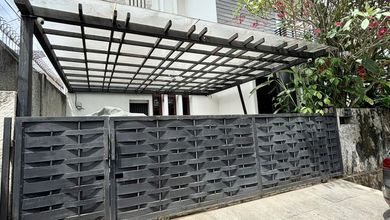 Rumah Elite di Kawasan Tangerang, Tangerang, LB 250m², Harga 4,85 Miliar