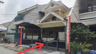 Kesempatan Rumah di Tenggilis Mejoyo, Surabaya, LB 240m², Harga 1,2 Miliar