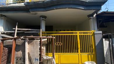 Kesempatan Rumah di Kebraon, Surabaya, LB 140m², Harga 537 Juta