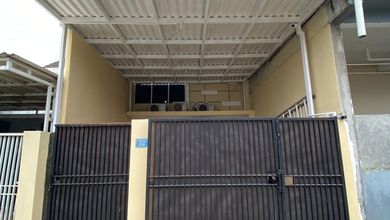 Kesempatan Rumah di Rungkut Industri, Surabaya, LB 75m², Harga 850 Juta