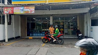 Rumah Usaha Di Bendul Merisi .siap Ngomzet 