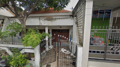 Rumah Dijual di Sukomanunggal, Surabaya, LB 195m², Harga Kompetitif!