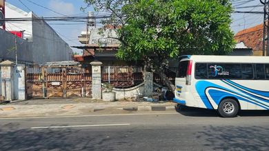 Rumah Prestisius di Kawasan Kenjeran, Surabaya, LB 593m², Harga 5,9 Miliar