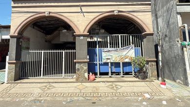 Dijual Rumah Strategis di Kedung Baruk, Surabaya - LT 348m²