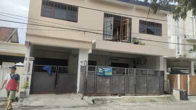 Rumah Siap Huni di Kawasan Medokan Ayu, Surabaya, LT 200m²