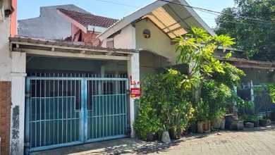 Rumah Dijual di Rungkut, Surabaya, LB 196m², Harga Terbaik!