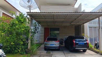 For Sale rumah Premium di Lakarsantri, Surabaya - LT 240m²