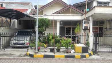 Hunian Favorit di Rungkut Industri, Surabaya, 3 KT, Harga 2,3 Miliar