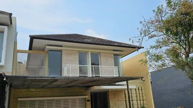 Penawaran Langka, rumah Mewah di Wiyung, Surabaya, LB 450m²