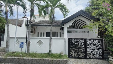 Rumah Sewa Nyaman Lokasi Gununganyar, Surabaya, LB 105m²