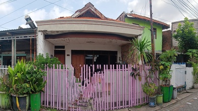 Rumah Minimalis Harga Hemat di Tegalsari, Surabaya, LB 146m²