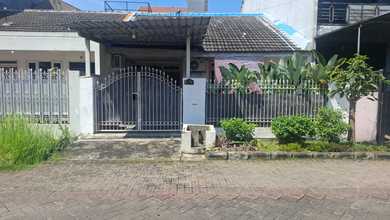 Kesempatan Rumah di Sukolilo, Surabaya, LB 160m², Harga 1,3 Miliar
