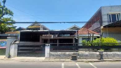 Rumah Dijual di Jambangan, Surabaya, LB 444m², Harga Kompetitif!