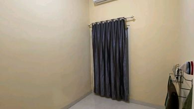 Kesempatan Rumah di Rungkut, Surabaya, LB 75m², Harga 890 Juta