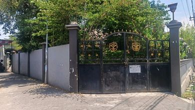 Hunian Mewah di Wiyung, Surabaya, 3 Kamar Tidur, LT 1407m²