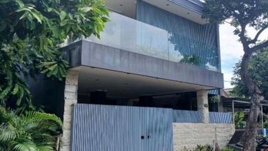 Kesempatan Rumah di Surabaya Kota, Surabaya, LB 258m², Harga 1,06 Miliar