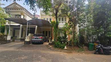 For Sale rumah Eksklusif di Wiyung, Surabaya - LT 180m²