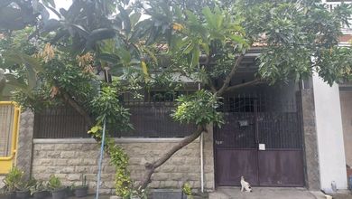Kesempatan Rumah di Rungkut, Surabaya, LB 120m², Harga 980 Juta